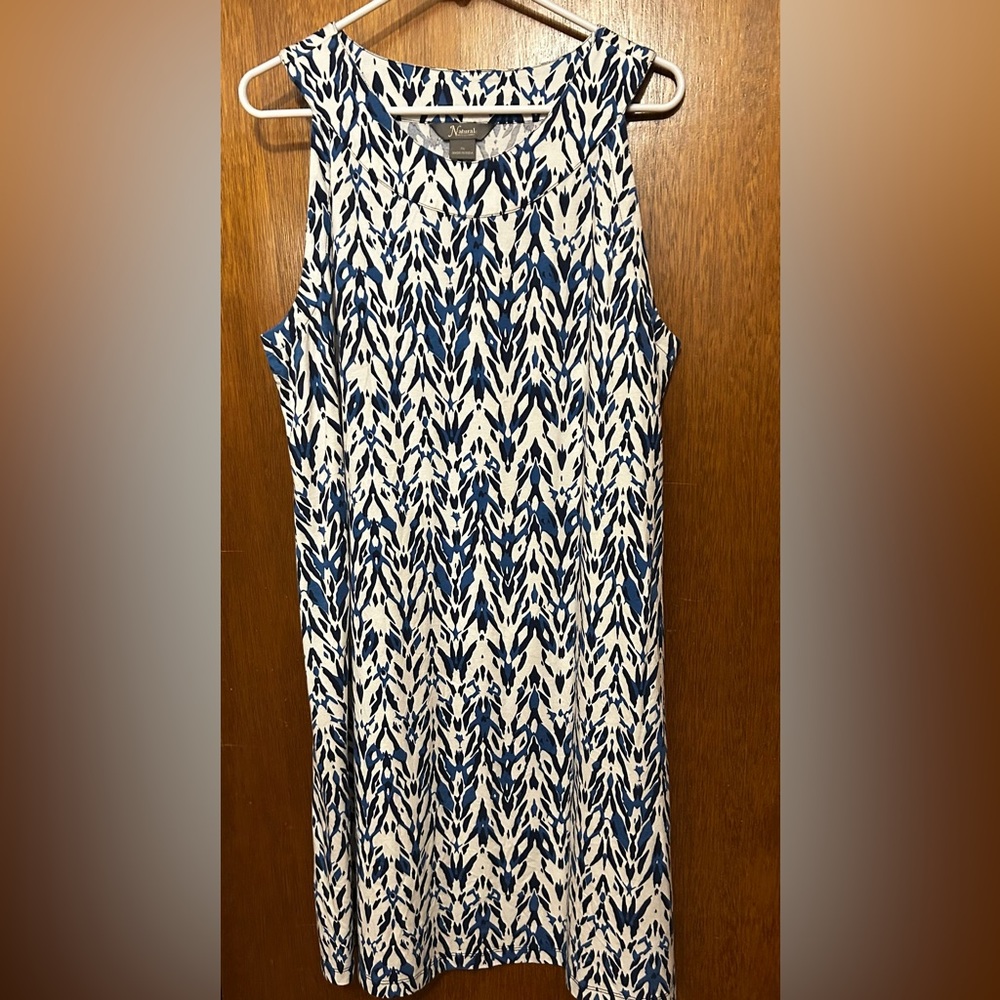 Blue and White Patterned Sleeveless Dress